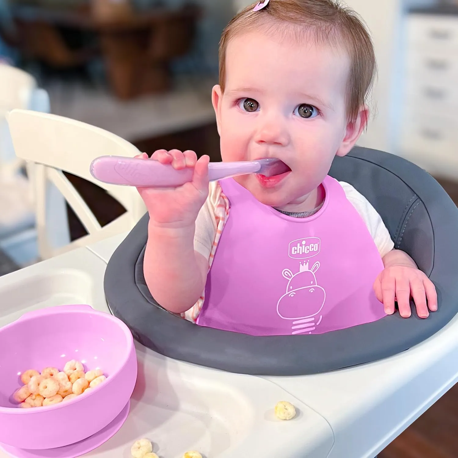 Chicco Easy Start Silicone Feeding Set | Dishes for Baby-Led Weaning | Suction Bowl | Adjustable Silicone Bib | Soft Silicone Spoon | BPA-Free | 3 Piece Set | 6m  | Pink