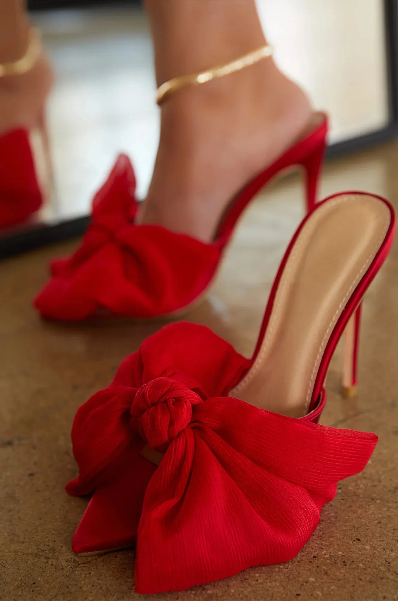 Elegant Bow Mule Heels (Red)
