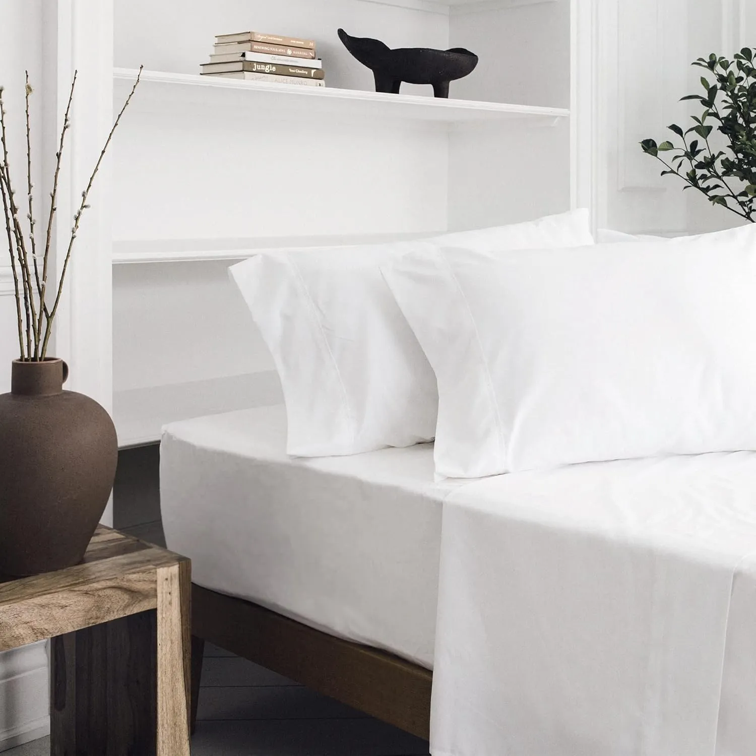 Everspread Bed Sheets (3 Piece Sheet Set), Twin XL Size, White. Ultra-Soft & Breathable. Luxury Bedding. Deep Pockets - Fits Mattresses up to 16 inches. Wrinkle & Fade Resistant