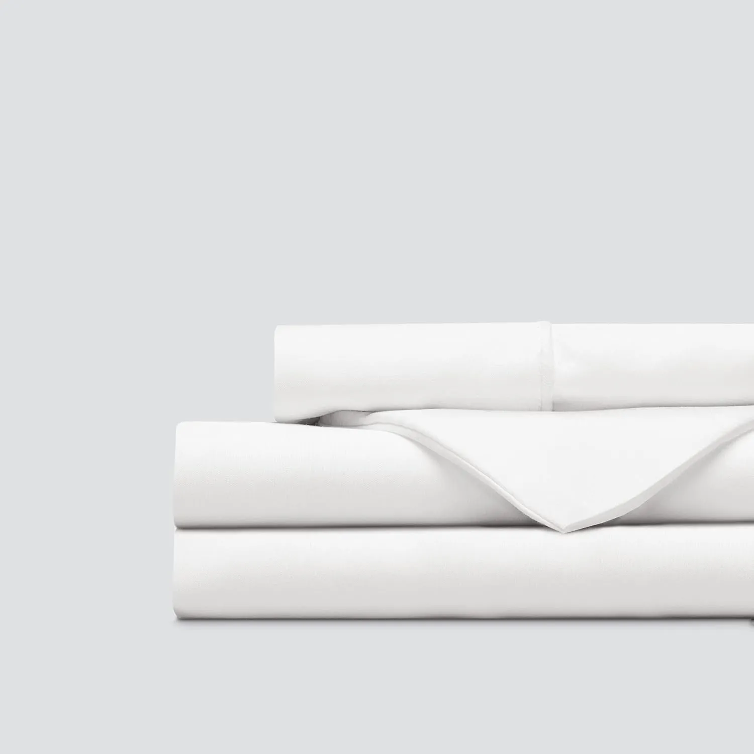 Everspread Bed Sheets (3 Piece Sheet Set), Twin XL Size, White. Ultra-Soft & Breathable. Luxury Bedding. Deep Pockets - Fits Mattresses up to 16 inches. Wrinkle & Fade Resistant