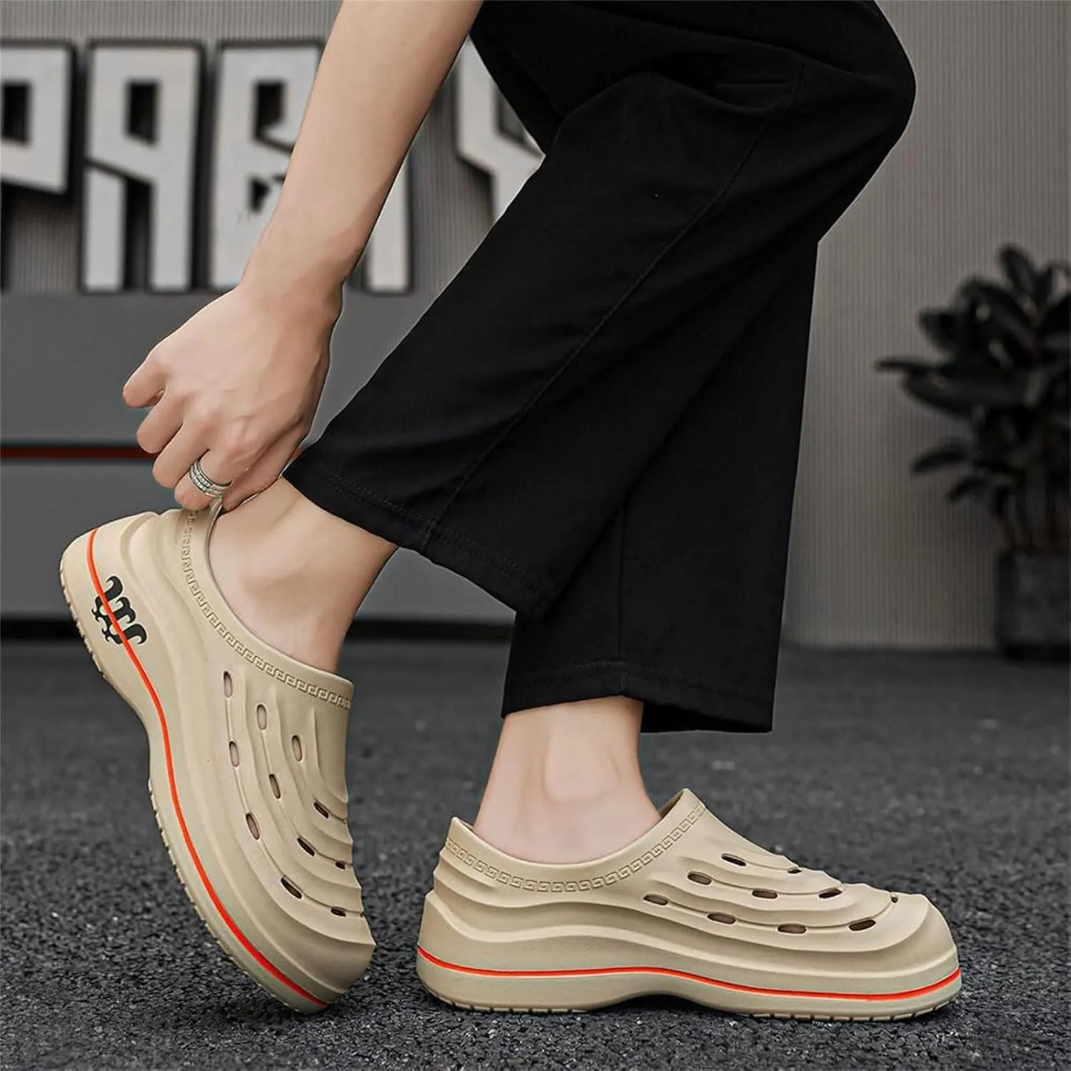 Men's and Women's Arch Support Clogs,Wide Toe Box Non-Slip Beach Slippers,Oil Resistant Waterproof Armadillo Chef Shoes, Slip-on Garden Shoes Lightweight Kitchen Clogs with Removable Cushion Footbed