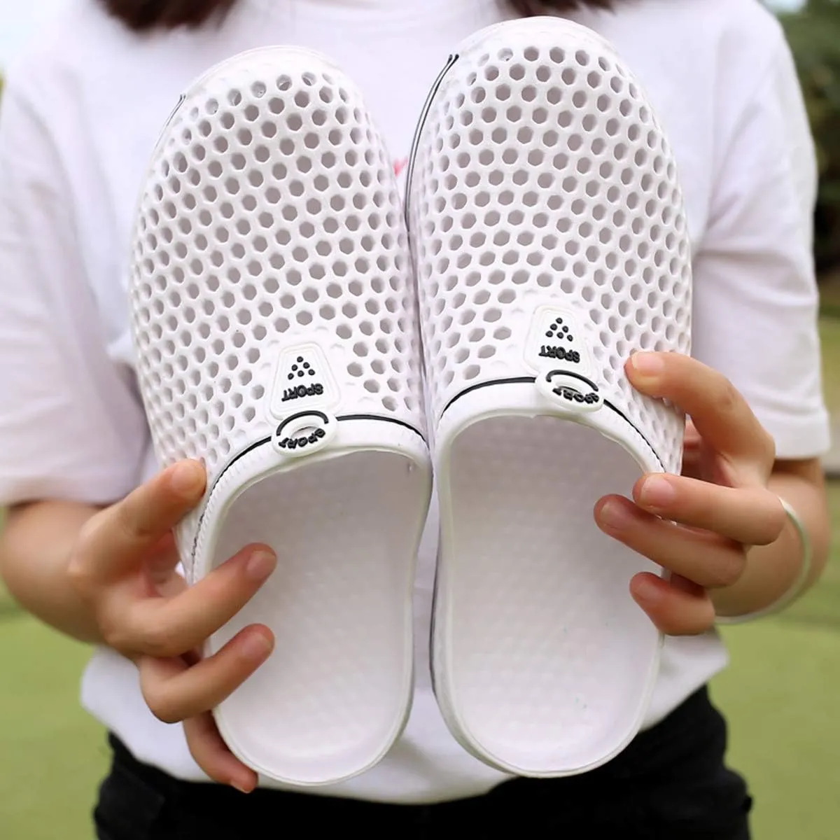 Womens Mens Bathroom Garden Non-slip Hole Breathable Lightweight Sandals Unisex Beach Quick Drying Sandals Couple Indoor/Outdoor Slippers